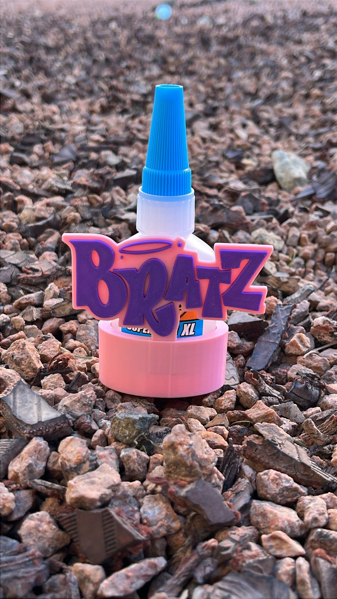 BRATZ GLUE HOLDER (PHYSICAL PRODUCT)